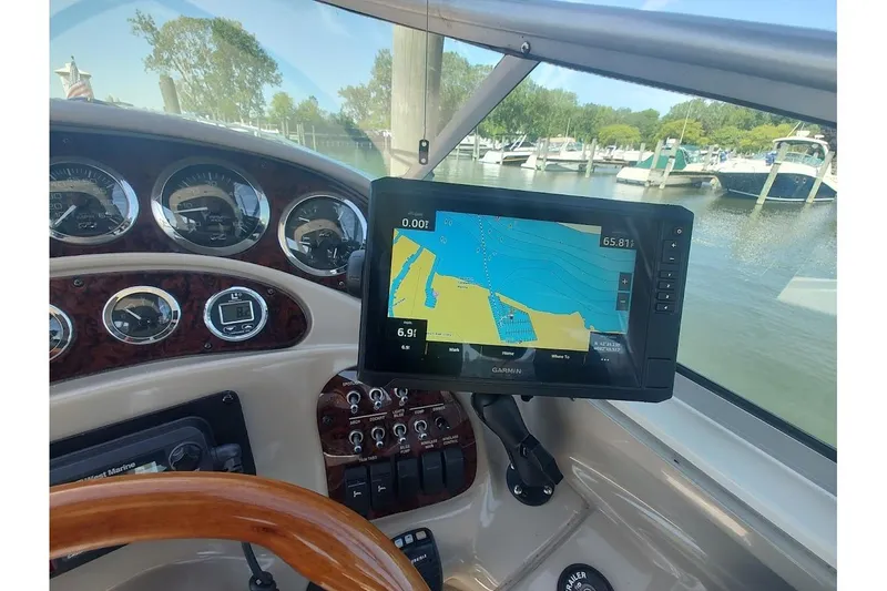 Slide: The Image of Helm of 2003 Sea Ray Sundancer 280 with Garmin navigation display. - 20