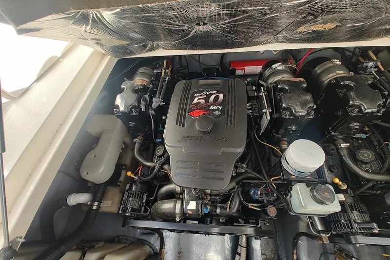 Slide: The Image of Engine compartment of a 2003 Sea Ray Sundancer 280 with MerCruiser 5.0 MPI engine. - 32