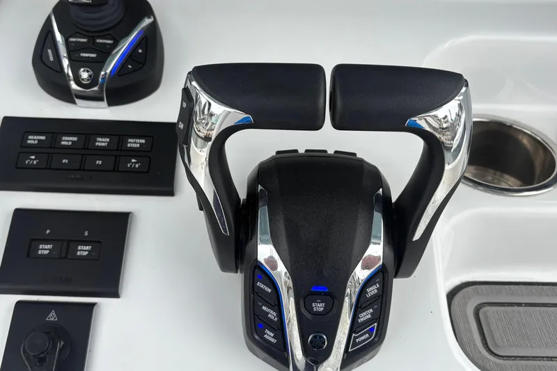 Slide: The Image of Control panel of 2025 Sea Hunt Gamefish 25 boat with advanced navigation features. - 32