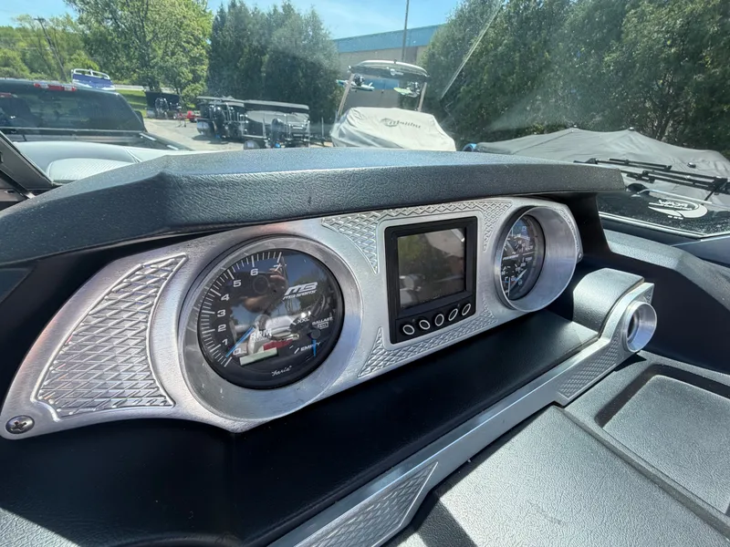 Slide: The Image of Dashboard of a 2015 MB SPORTS B52 23 boat. - 15