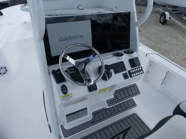 Slide: The Image of 2025 Tidewater 2410 Bay Max boat console with Garmin system. - 20