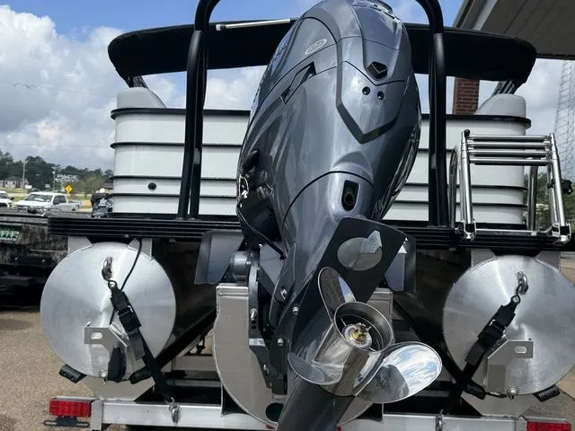Slide: The Image of 2026 Veranda VV 22RC with outboard motor and dual pontoons. - 10