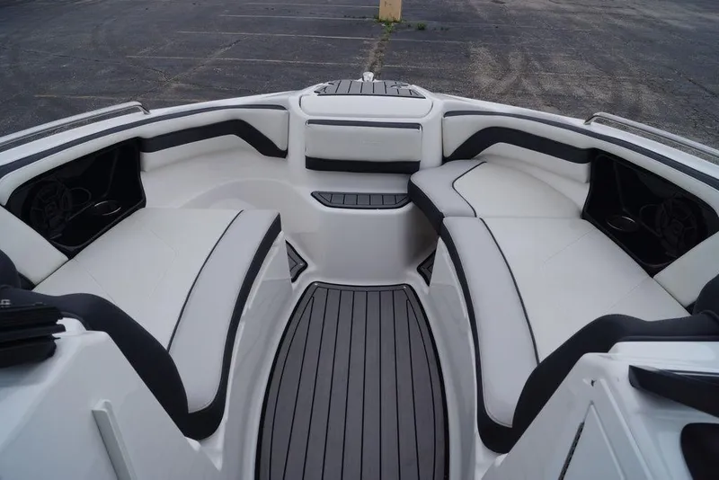Slide: The Image of Interior view of 2018 Yamaha Boats 242 Limited S, featuring sleek seating and modern design. - 24