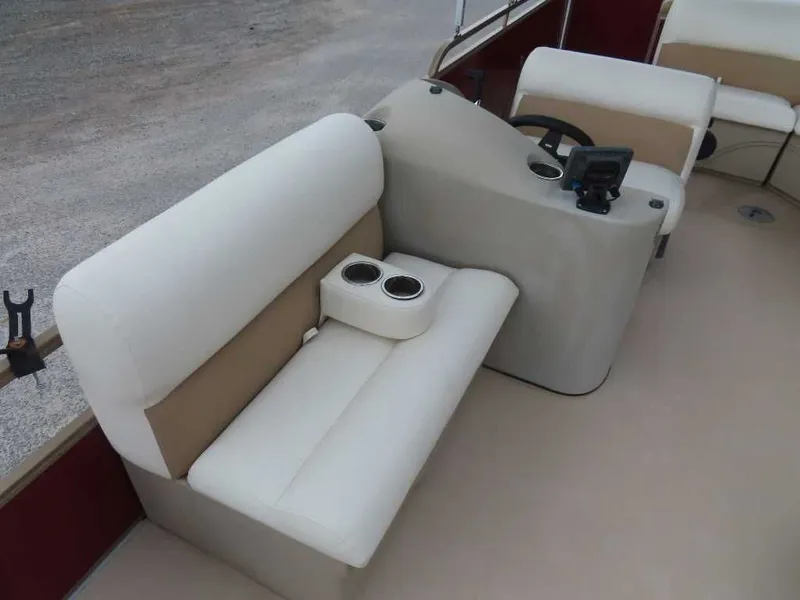 Slide: The Image of Bentley Pontoons 240 Fish SE 2016 - 13