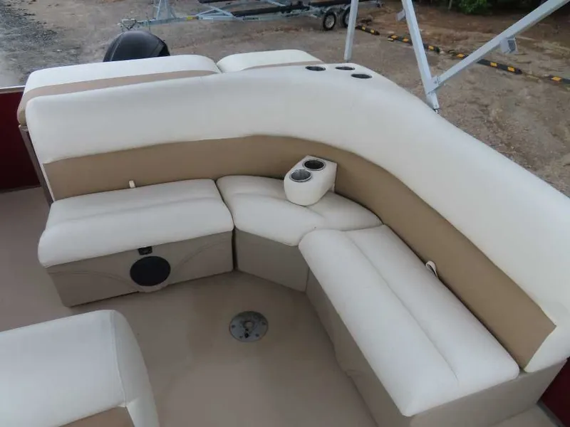 Slide: The Image of Bentley Pontoons 240 Fish SE 2016 - 25