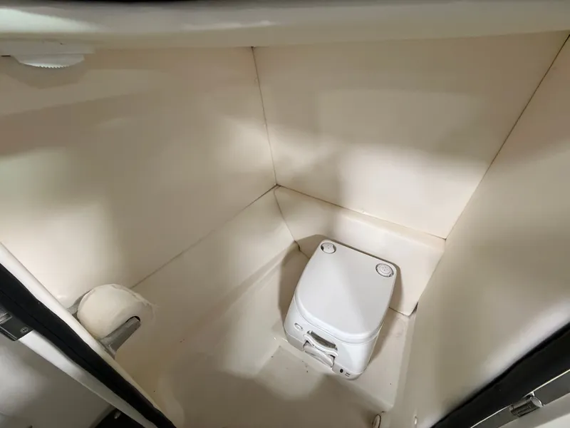 Slide: The Image of Sea Ray 220 Sundeck 2012 - 25
