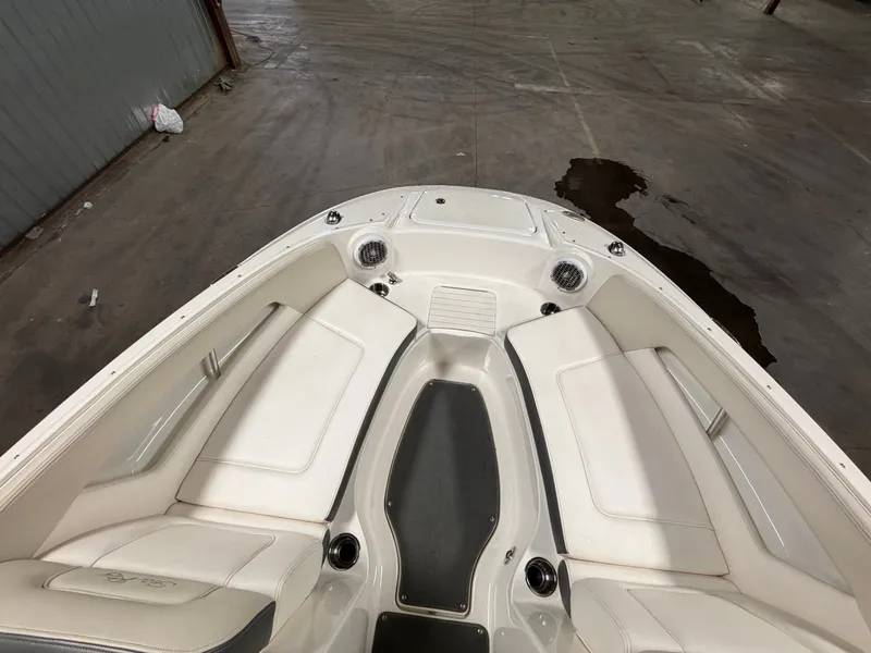 Slide: The Image of Sea Ray 220 Sundeck 2012 - 27