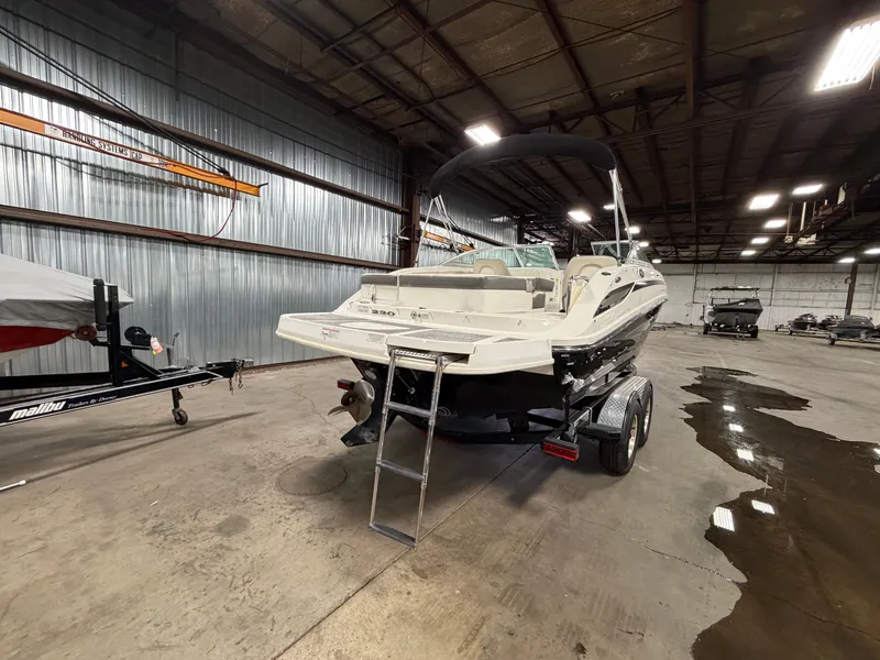 Slide: The Image of Sea Ray 220 Sundeck 2012 - 51