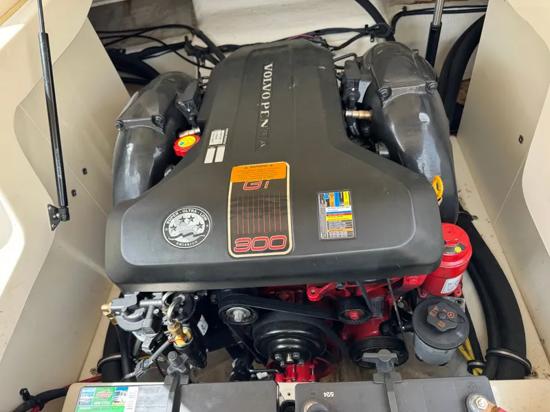 Slide: The Image of Volvo Penta engine in 2011 Chaparral 246 SSi boat. - 30