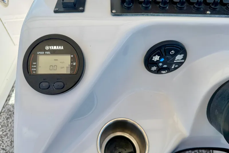 Slide: The Image of Dashboard of 2021 Twin Vee 240 GFX DC with Yamaha speed fuel gauge. - 19