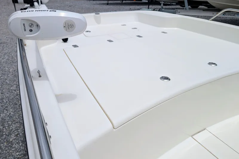 Slide: The Image of 2021 Mako Pro Skiff 17 CC boat deck with Minn Kota trolling motor. - 5