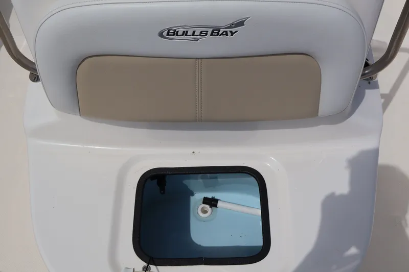 Slide: The Image of Bulls Bay 2000 boat seat with storage compartment, 2023 model. - 14