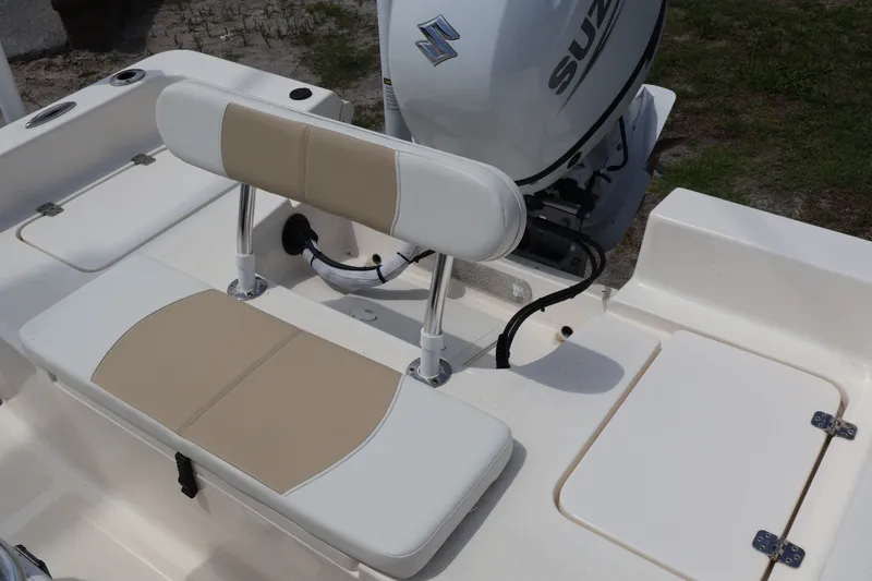 Slide: The Image of Bulls Bay 2000 boat seat and motor, model 2023. - 17