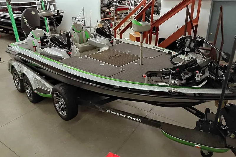 The Image of 2025 Ranger Z520R bass boat with advanced fishing equipment in showroom. - 0