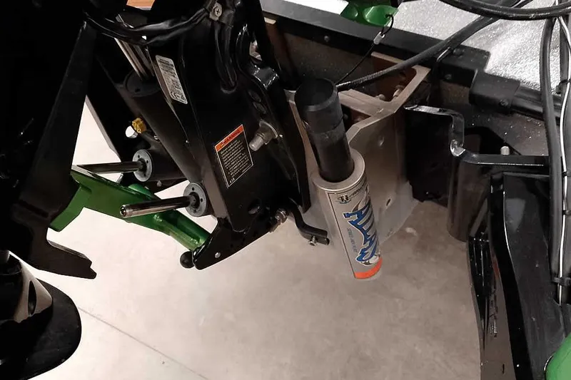 Slide: The Image of Close-up of 2025 Ranger Z520R boat motor mount and hydraulic system. - 14