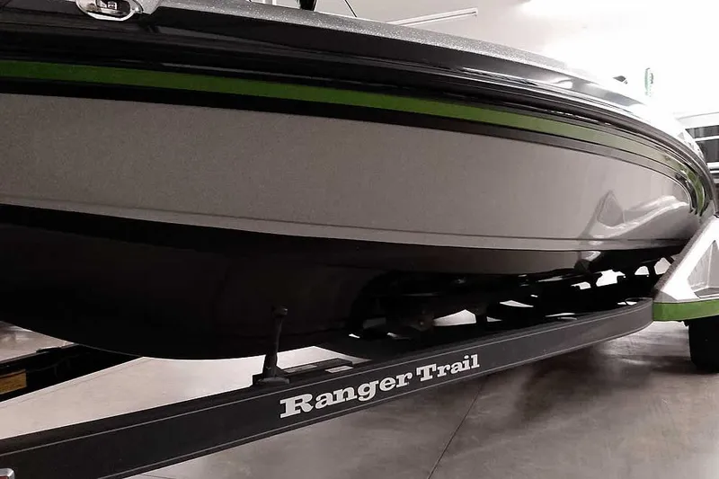 Slide: The Image of 2025 Ranger Z520R boat on Ranger Trail trailer in showroom. - 6