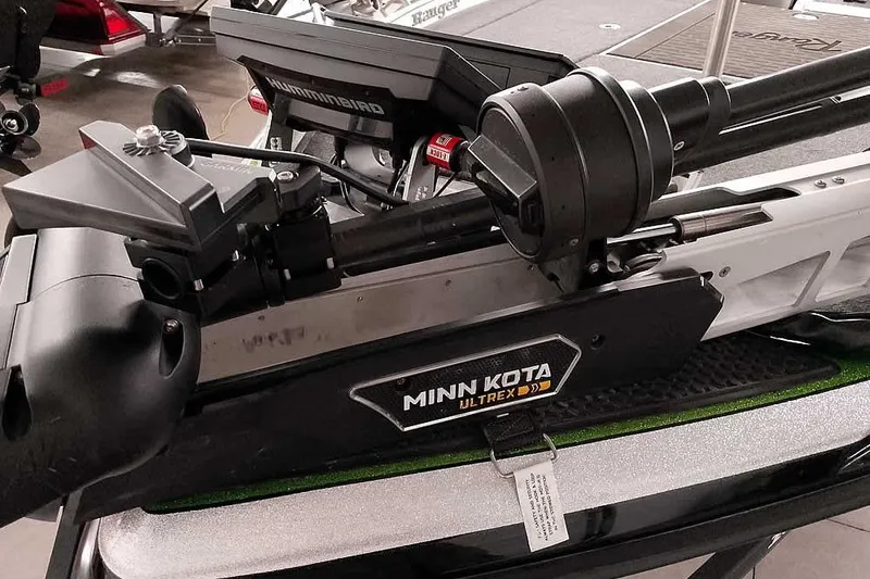 Slide: The Image of 2025 Ranger Z520R boat with Minn Kota Ultrex trolling motor and Humminbird electronics. - 7