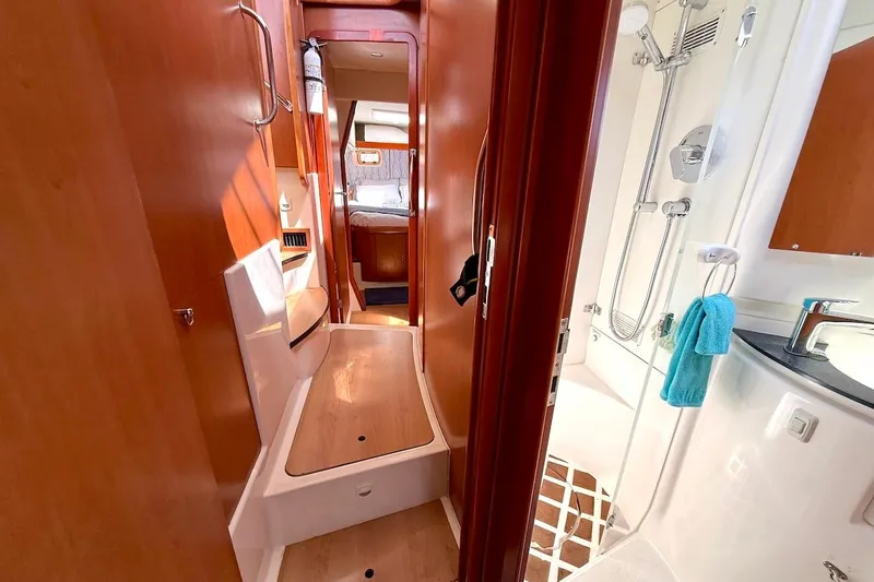 Slide: The Image of Luxurious Leopard 46 yacht interior with wooden finishes and modern bathroom, 2010 model. - 61
