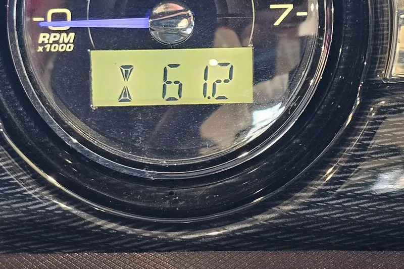 Slide: The Image of Tachometer display of 2021 Monterey 224FS showing 612 RPM. - 27