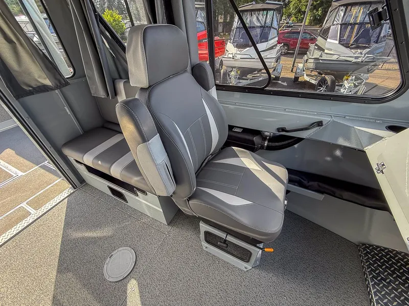 Slide: The Image of Hewescraft 240 Ocean Pro HT 2026 - 12