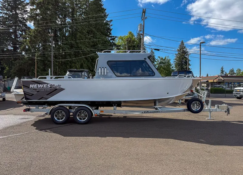 Slide: The Image of Hewescraft 240 Ocean Pro HT 2026 - 2