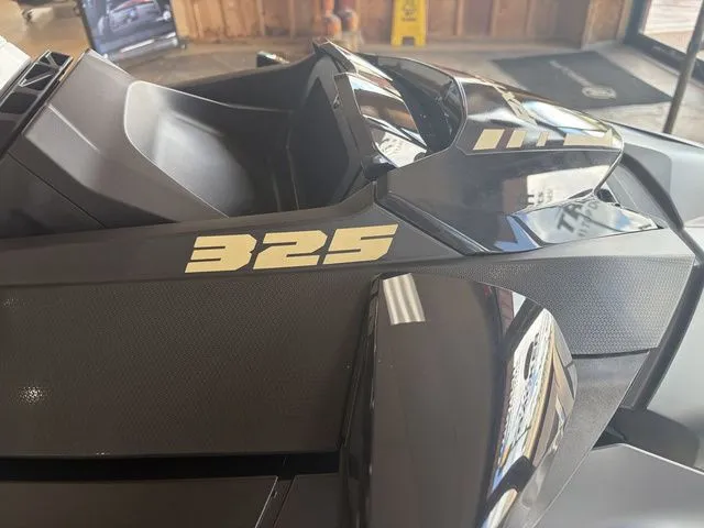 Slide: The Image of Sea-Doo RXT-X 2025 - 16