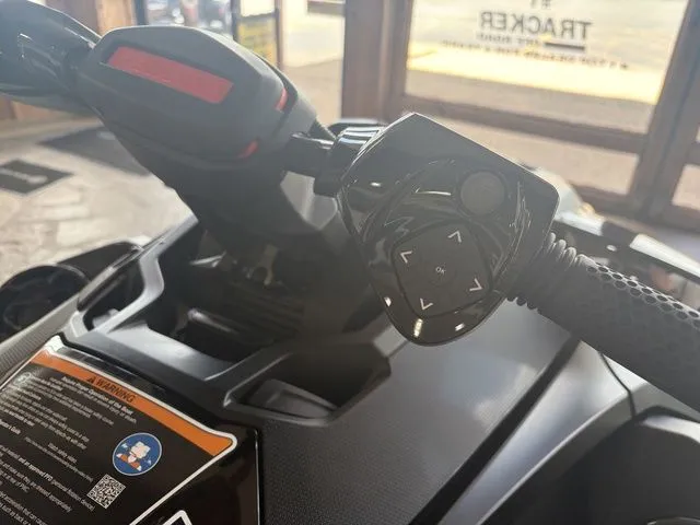 Slide: The Image of Sea-Doo RXT-X 2025 - 7