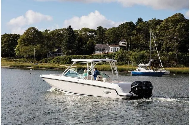 Slide: The Image of Boston Whaler 270 Vantage 2019 - 10