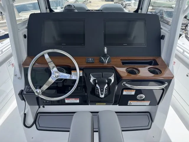 Slide: The Image of Everglades 315 Center Console 2026 - 86
