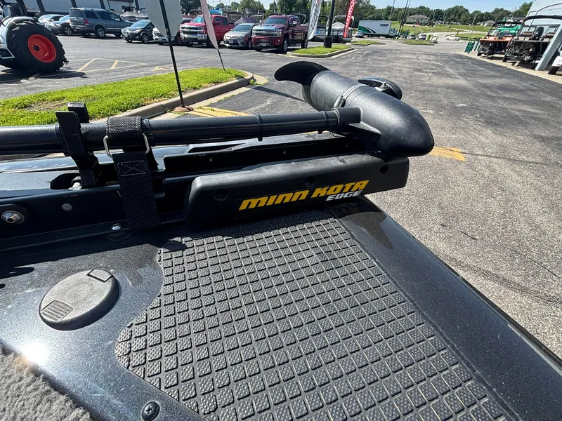 Slide: The Image of Minn Kota Edge on Tracker Pro Team 190 TX boat, 2012 model. - 22