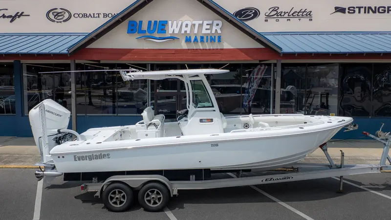The Image of 2026 Everglades 253 Center Console boat at Bluewater Marine. - 1