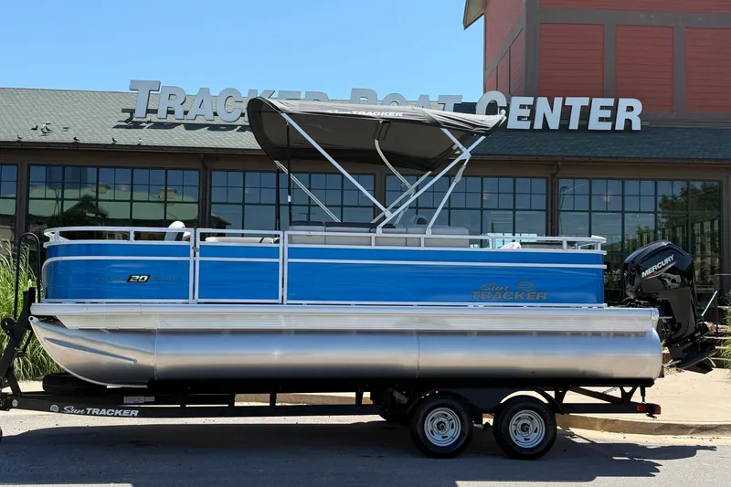 The Image of 2026 Sun Tracker Fishin' Barge 20 DLX pontoon boat at Tracker Boat Center. - 0