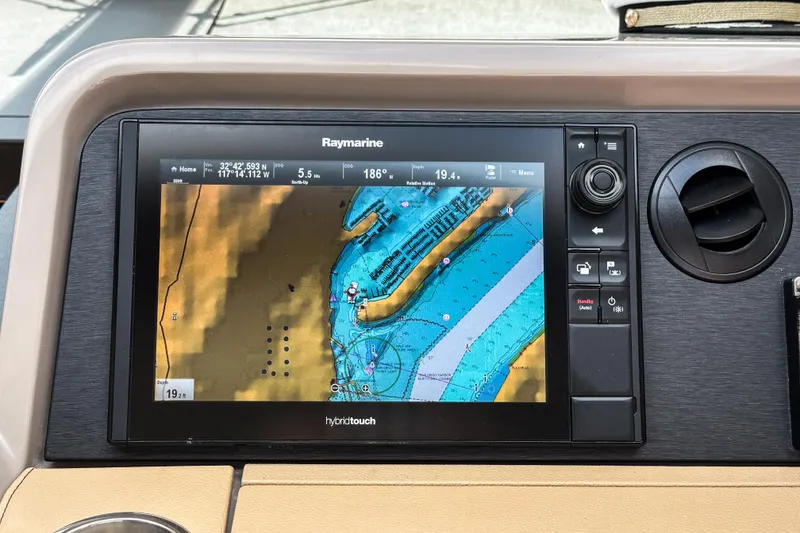 Slide: The Image of Raymarine navigation display on 2017 Sea Ray Sundancer 400 yacht dashboard. - 33