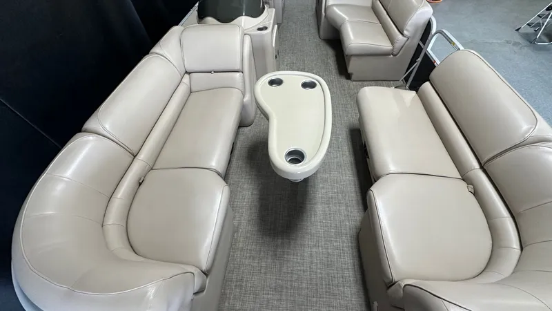 Slide: The Image of Interior of a 2016 G3 SUNCATCHER X324SS pontoon boat. - 16