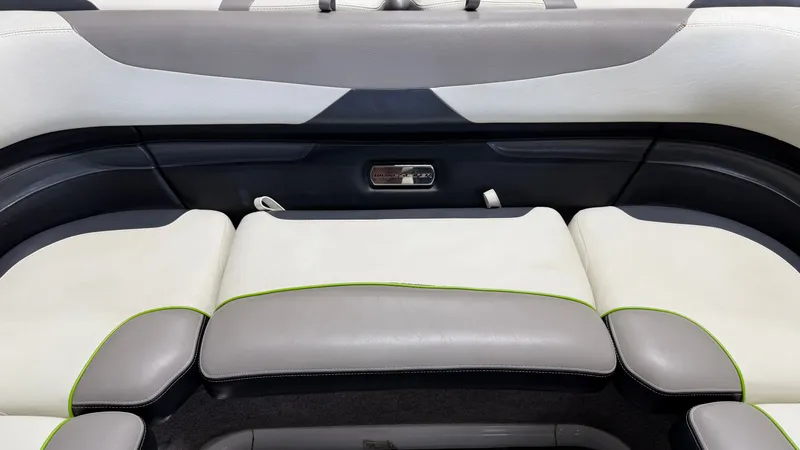 Slide: The Image of Malibu Wakesetter 23 LSV 2014 - 38