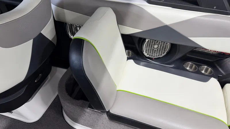 Slide: The Image of Malibu Wakesetter 23 LSV 2014 - 32