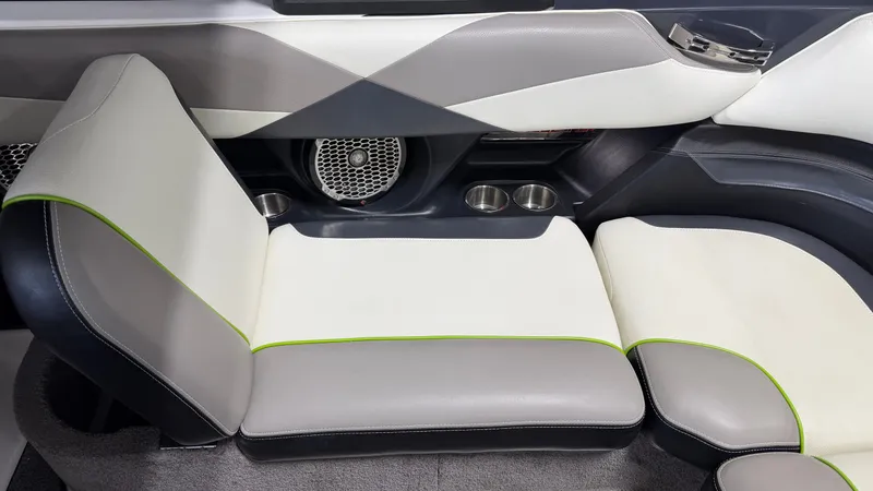 Slide: The Image of Malibu Wakesetter 23 LSV 2014 - 34