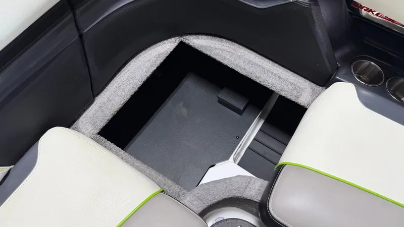 Slide: The Image of Malibu Wakesetter 23 LSV 2014 - 41
