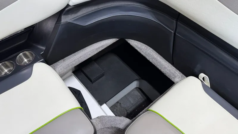 Slide: The Image of Malibu Wakesetter 23 LSV 2014 - 37