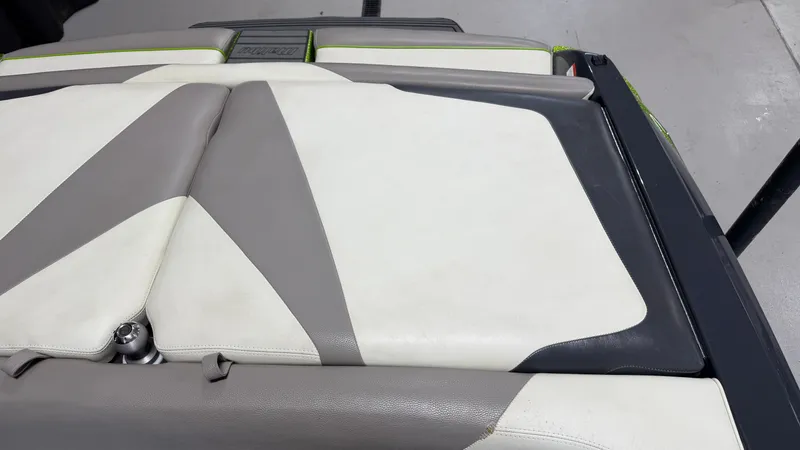 Slide: The Image of Malibu Wakesetter 23 LSV 2014 - 21