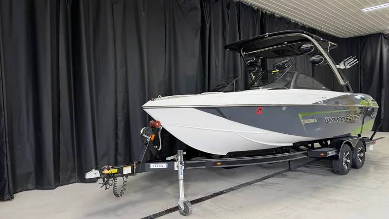 Slide: The Image of Malibu Wakesetter 23 LSV 2014 - 2