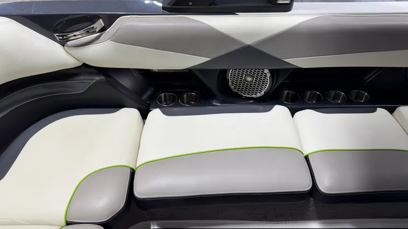 Slide: The Image of Malibu Wakesetter 23 LSV 2014 - 42