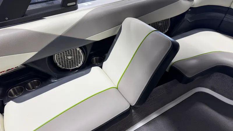 Slide: The Image of Malibu Wakesetter 23 LSV 2014 - 48