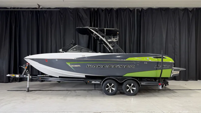 Slide: The Image of Malibu Wakesetter 23 LSV 2014 - 0