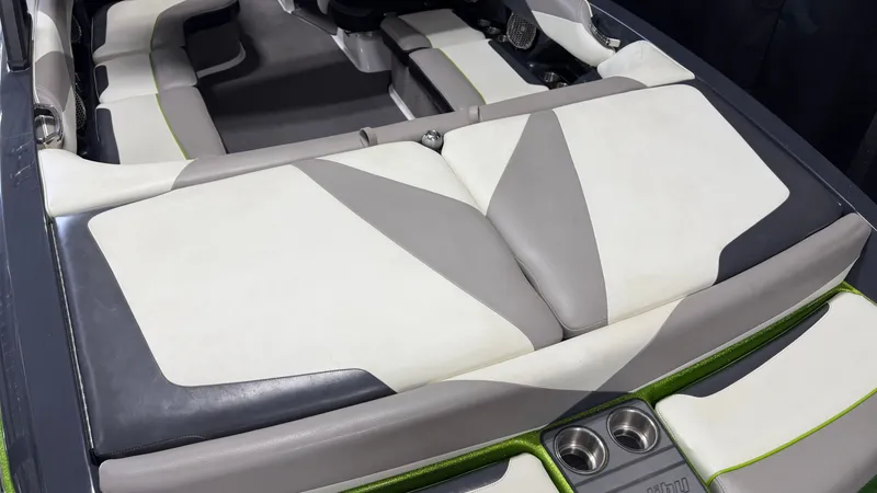 Slide: The Image of Malibu Wakesetter 23 LSV 2014 - 18
