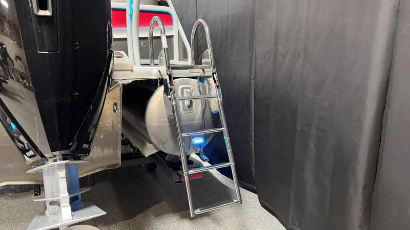 Slide: The Image of Premier 250 Solaris Sport 2024 - 10