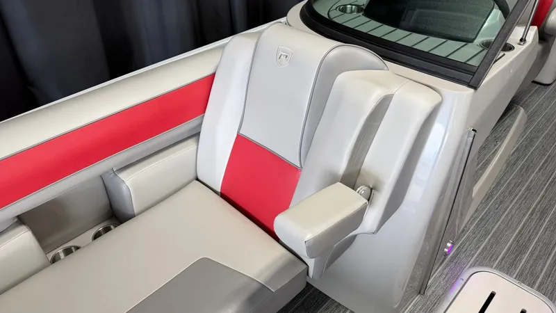 Slide: The Image of Premier 250 Solaris Sport 2024 - 91
