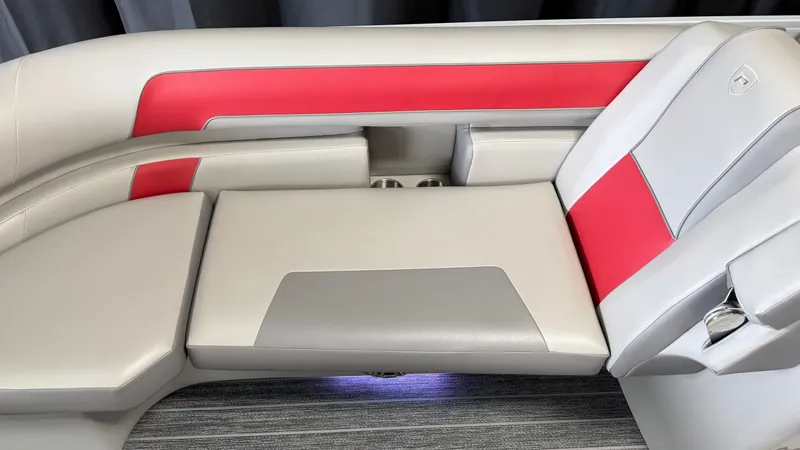 Slide: The Image of Premier 250 Solaris Sport 2024 - 92