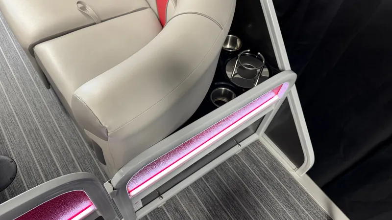 Slide: The Image of Premier 250 Solaris Sport 2024 - 22