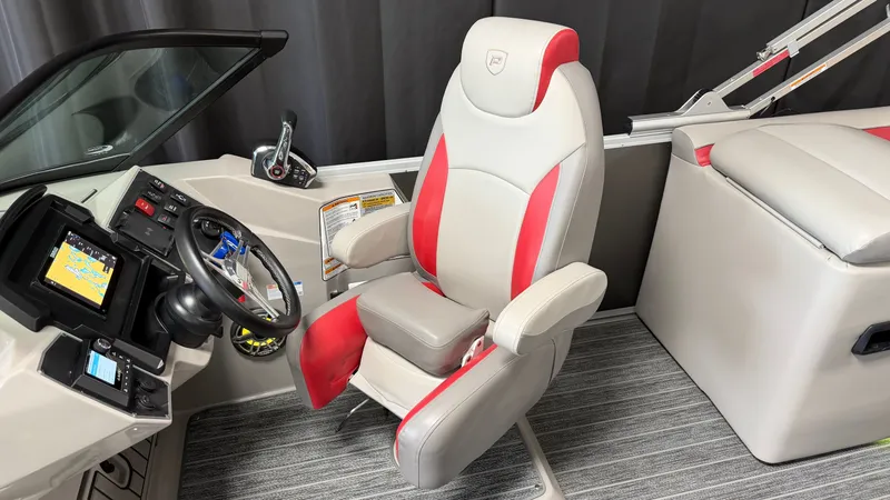 Slide: The Image of Premier 250 Solaris Sport 2024 - 59